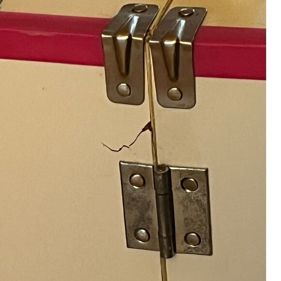 Vintage Jem & The Rockers Wood Doll Storage Case Holder Pink White W/ Handle - Picture 5 of 9